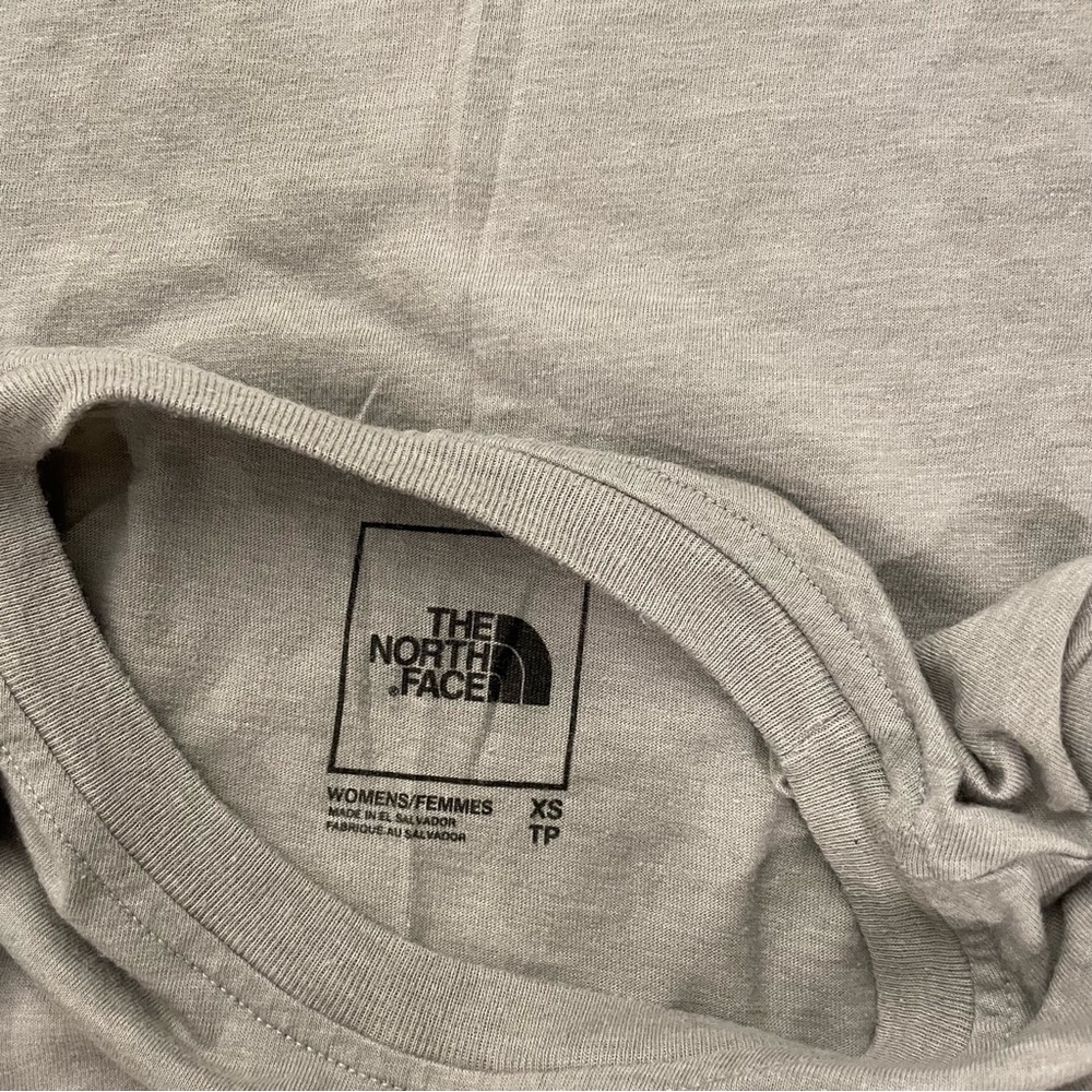 The North Face City Landmark Tri-Blend T-Shirt - Short Sleeve Size XSmall - Picture 5 of 6